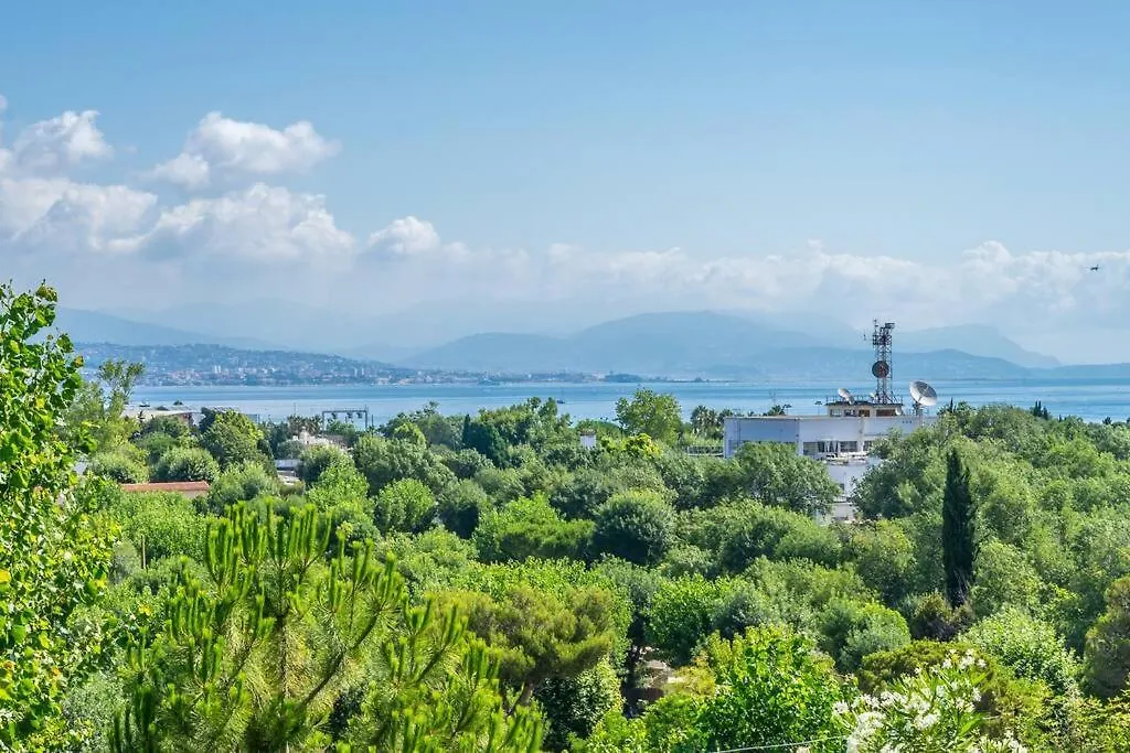 A7- 2 Bdr Sea & Mountain View - Ac, Parking, Pool & Terrace Apartment Antibes 0*,  France