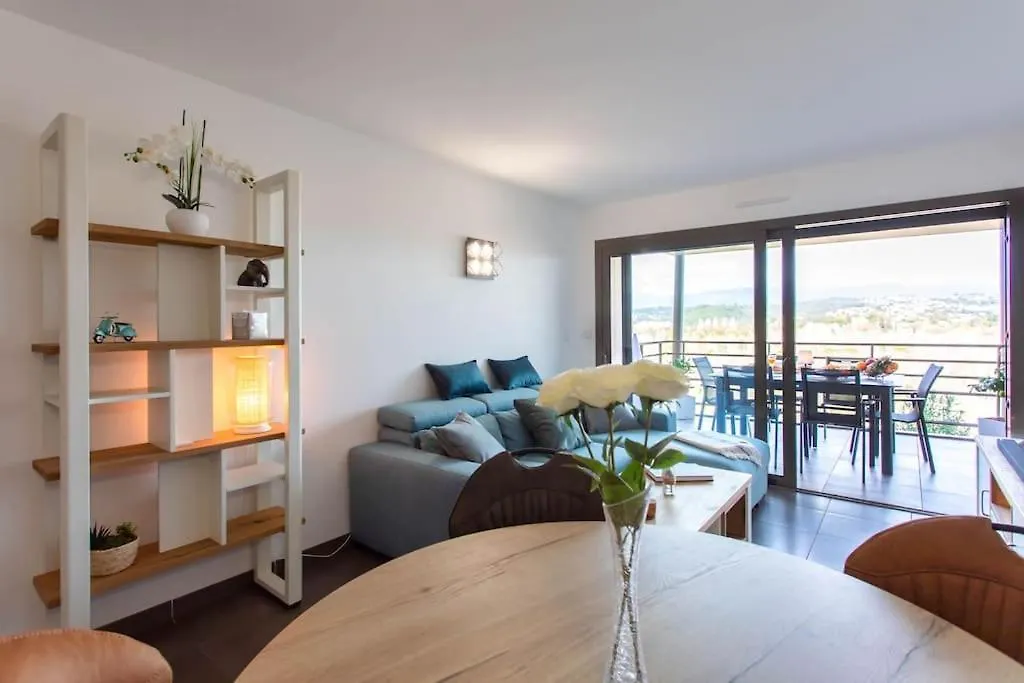 A7- 2 Bdr Sea & Mountain View - Ac, Parking, Pool & Terrace Apartment Antibes